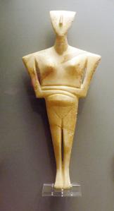 Figurita de mármol tipo Dokathismata, Cicládico antiguo II, 2800-2300 a.C. Museo Arqueológico Nacional de Atenas